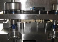 級(jí)進(jìn)模沖壓產(chǎn)品有毛邊